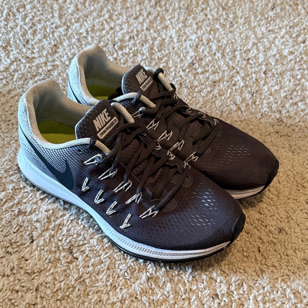 Nike Pegasus 33 Dark Gray Athletic Trainers
